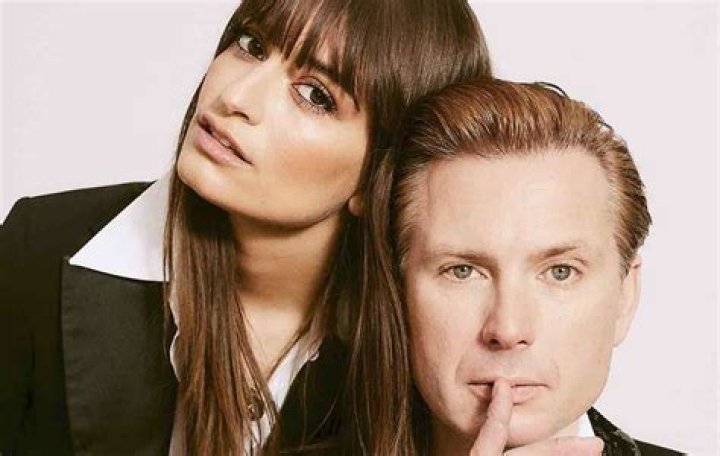 Alex Kapranos (Compagnon de Clara Luciani) wikipédia, biographie, épouse, origine, femme, nouveau compagnon, taille, enfant et plus