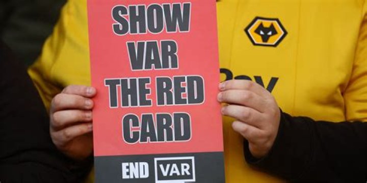 Antonio Conte Bags RED CARD, Kane’s Stoppage-time Winner Ruled Out! (Video)