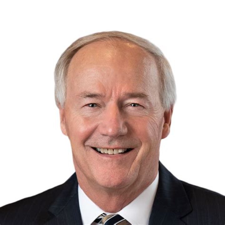 Asa Hutchinson Ethnicity, Wiki, Wikipedia, Age, Pin, Israel, Eyes, Twitter, Net Worth, Height