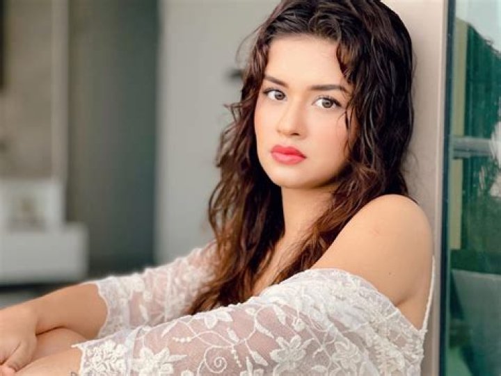Avneet Kaur (Dancer & Actress) Height, Age, Boyfriend, Family, Biography & More » StarsUnfolded