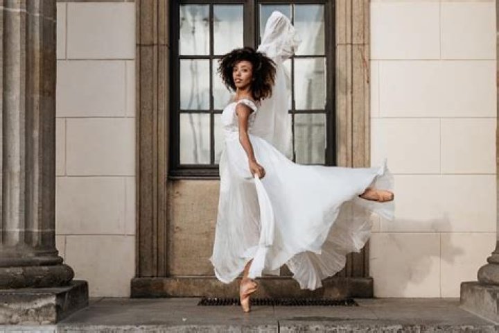 Chloé Lopes Gomes wikipédia, biographie, épouse, origine, mari, nouveau compagnon, taille, enfant et plus