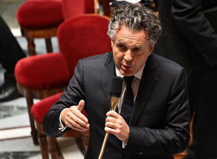 Christophe Béchu wikipédia, biographie, épouse, origine, femme, nouveau compagnon, taille, enfant et plus