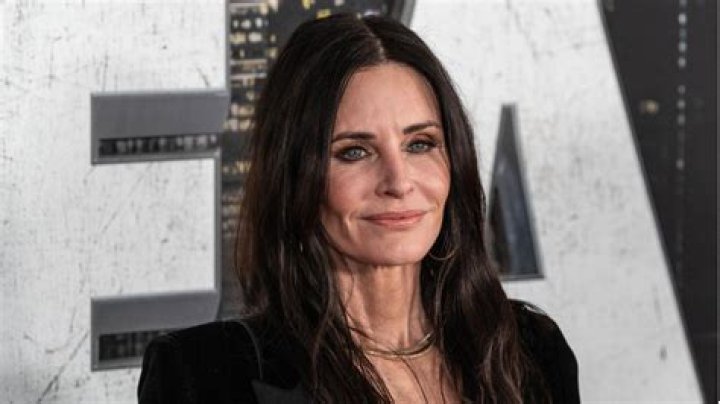Courtney Cox Height, Weight, Age, Biography, Affairs, Favorite Things & More » StarsUnfolded