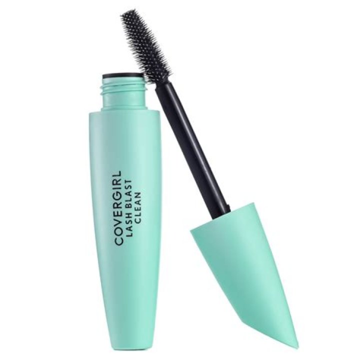 Covergirl's Lash Blast Clean Volume Mascara Is Even Better Than the Original