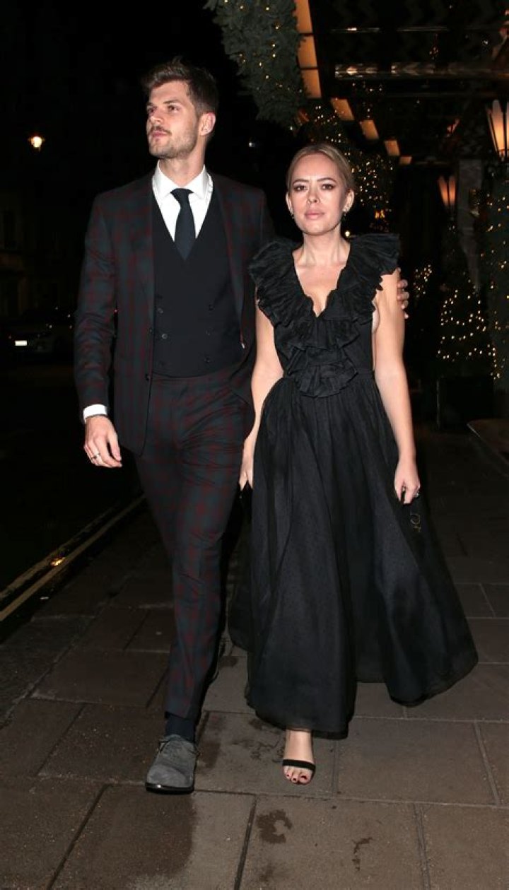 Tanya Burr New Boyfriend Age & Net Worth- Is She Pregnant?