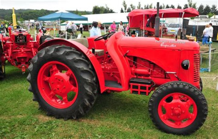 David Brown Cropmaster Tractor Specs, Price, Review 2022