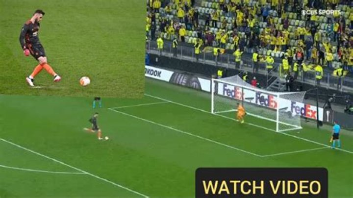 David De Gea Penalty Miss Vs Villarreal, Man Utd Coach Solskjaer Reacts (VIDEO)