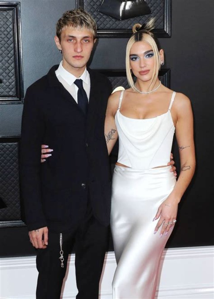 Dua Lipa and Anwar Hadid have BROKEN UP after Dating for 2 Years, Here’s Everything You Need to Know About This Rumor