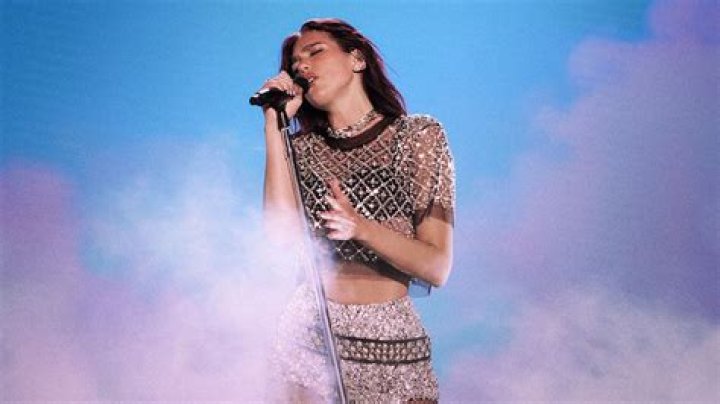 Dua Lipa Breaks Down In Tears After Canceling Show Three Songs In