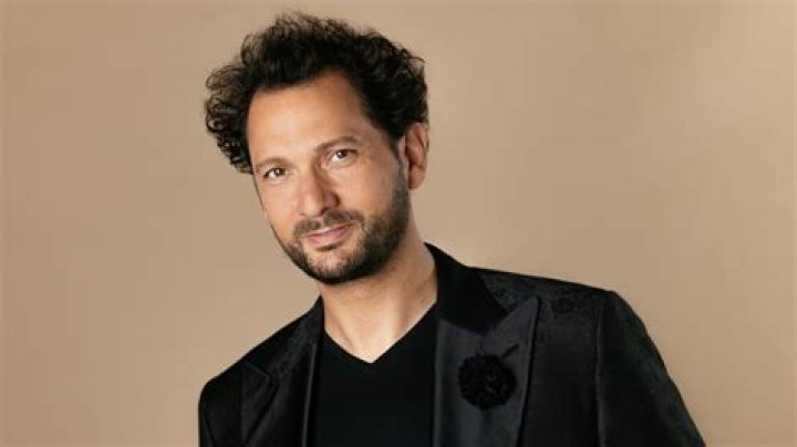 Éric Antoine wikipédia, biographie, épouse, origine, femme, nouveau compagnon, taille, enfant et plus