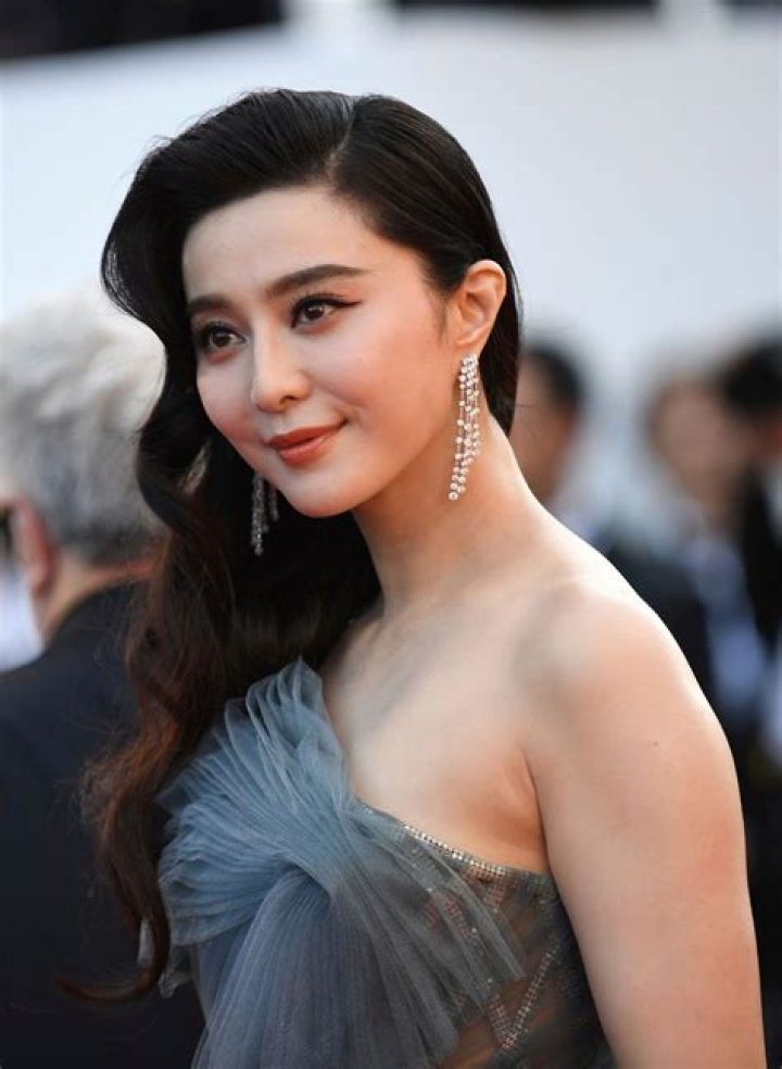 Fan Bingbing Biography, Age, Wiki, Height, Weight, Boyfriend, Family & More