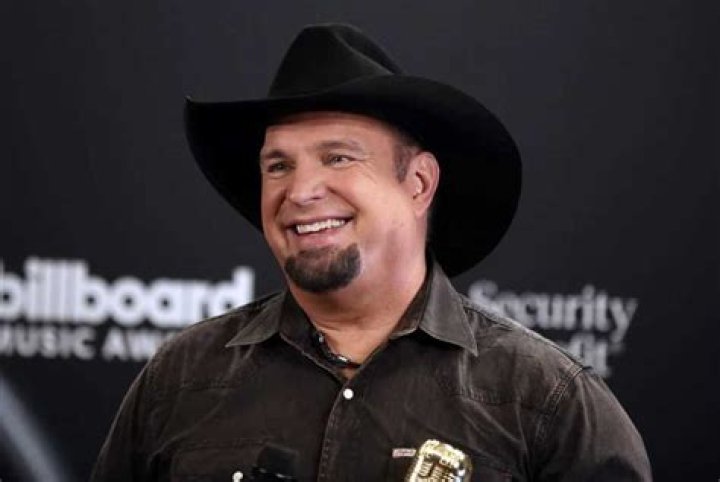 Garth Brooks' Net Worth (Updated 2024)