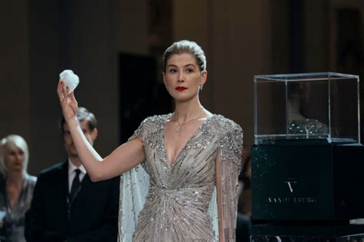 Gone Girl star lifts lid on ‘hysterical’ sex scene they had to ‘make up and demonstrate to the director’