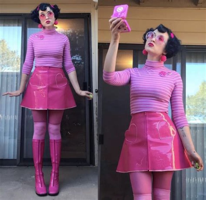 Hester Sunshine (Project Runway) Biography, Age, Wiki, Height, Weight, Boyfriend, Family & More