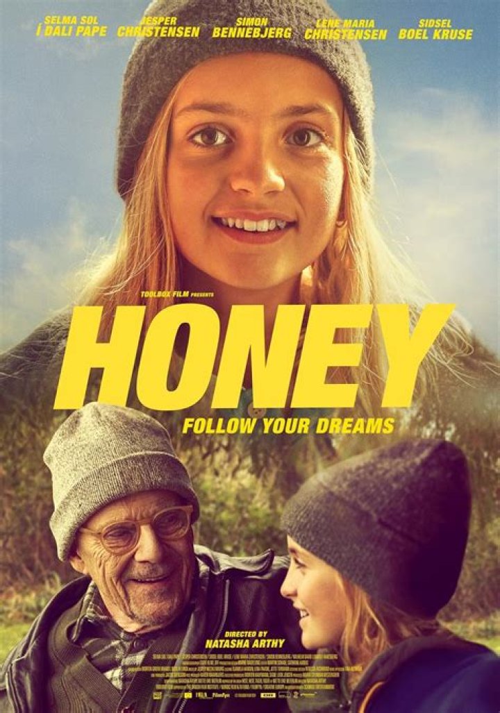 Aaliyah was originally cast as Jessica Alba's 'Honey', but passed away before filming began.