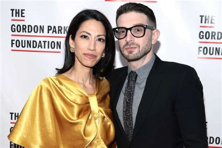 Huma Abedin Biography, Age, Wiki, Height, Weight, Boyfriend, Family & More