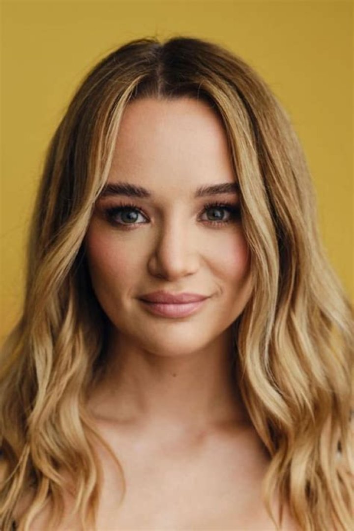 Hunter King Biography, Age, Wiki, Height, Weight, Boyfriend, Family & More