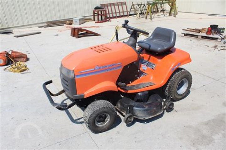 Husqvarna LTH130 Lawn Tractor Price, Specs, Review 2022