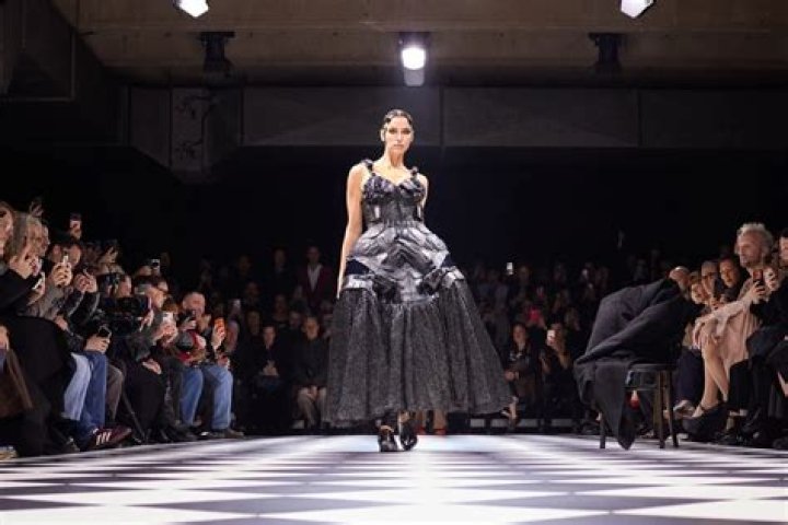 Irina Shayk (Ex Femme de Bradley Cooper) wikipédia, biographie, épouse, origine, mari, nouveau compagnon, taille, enfant et plus