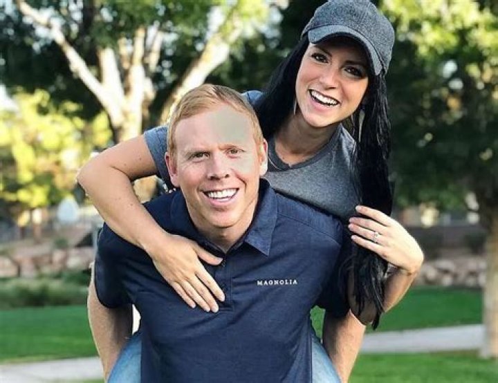 Is Angela Rose Home aka AngelaRoseHome Getting A Divorce? Husband Mike Rose Possible Split and Children