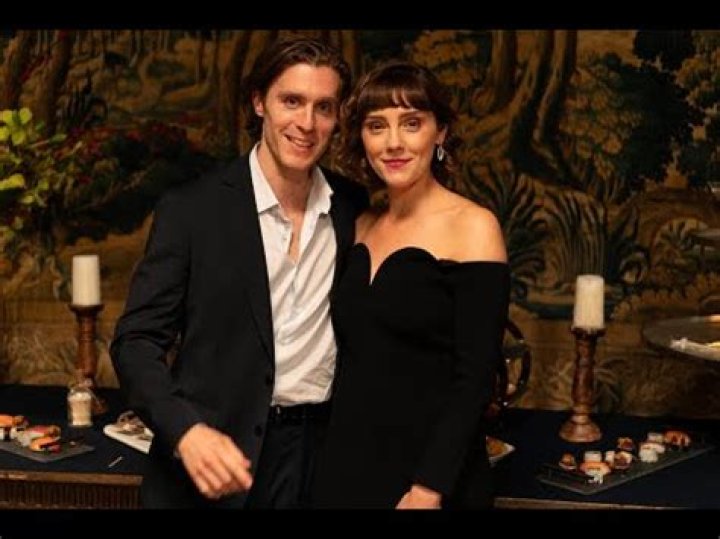 Jack Farthing Married, Gay, Family, Now