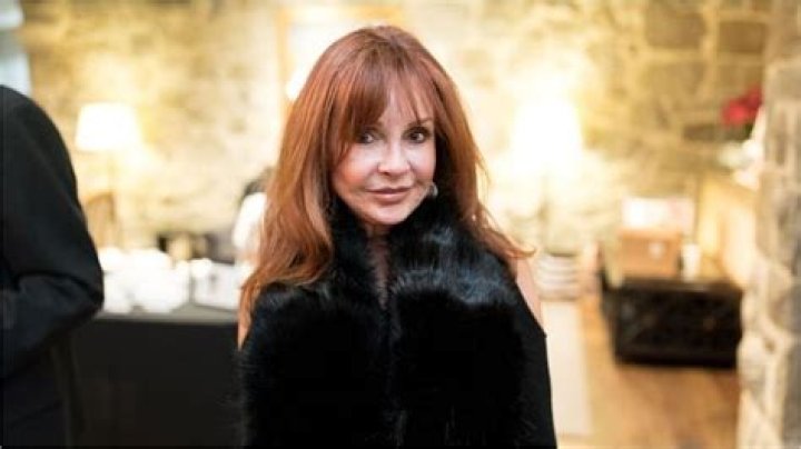 Jacklyn Zeman Net Worth: What was Her Acting Income Before She Dἰed?