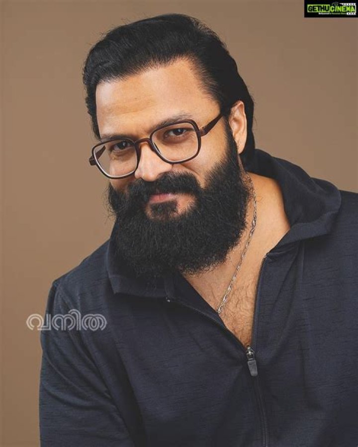 Jayasurya Height, Weight, Age, Family, Wife, Biography & More » StarsUnfolded