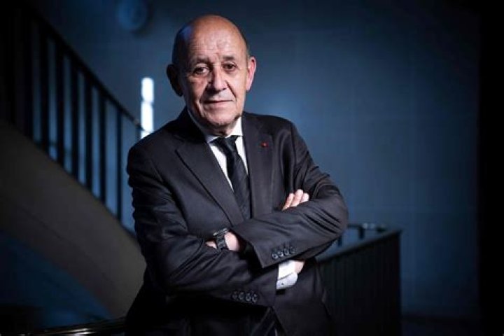Jean-Yves Le Drian (Mari de Maria Vadillo) wikipédia, biographie, épouse, origine, femme, nouveau compagnon, taille, enfant et plus