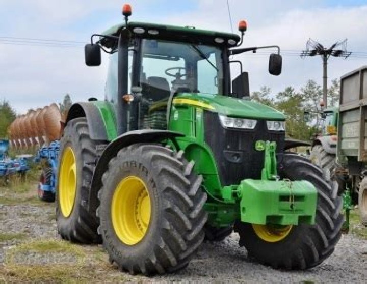 John Deere 7290R Tractor Price, Specs & Features 2022