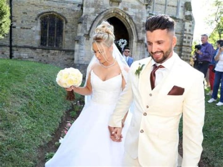 Joss Stone Shares Moments But Not Boyfriend's Identity; Thoughts On Making Him A Husband Or Is Far From Getting Married?
