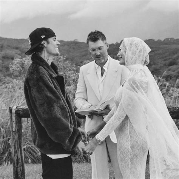 Justin Bieber and Hailey Choose Wedding Singer for Wedding