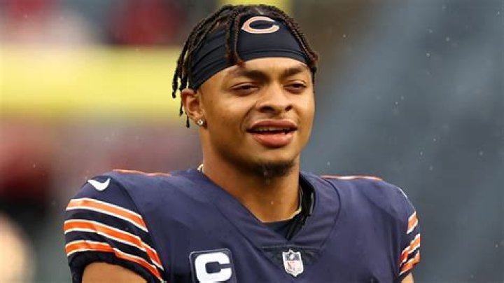 Justin Fields Salary & Contract