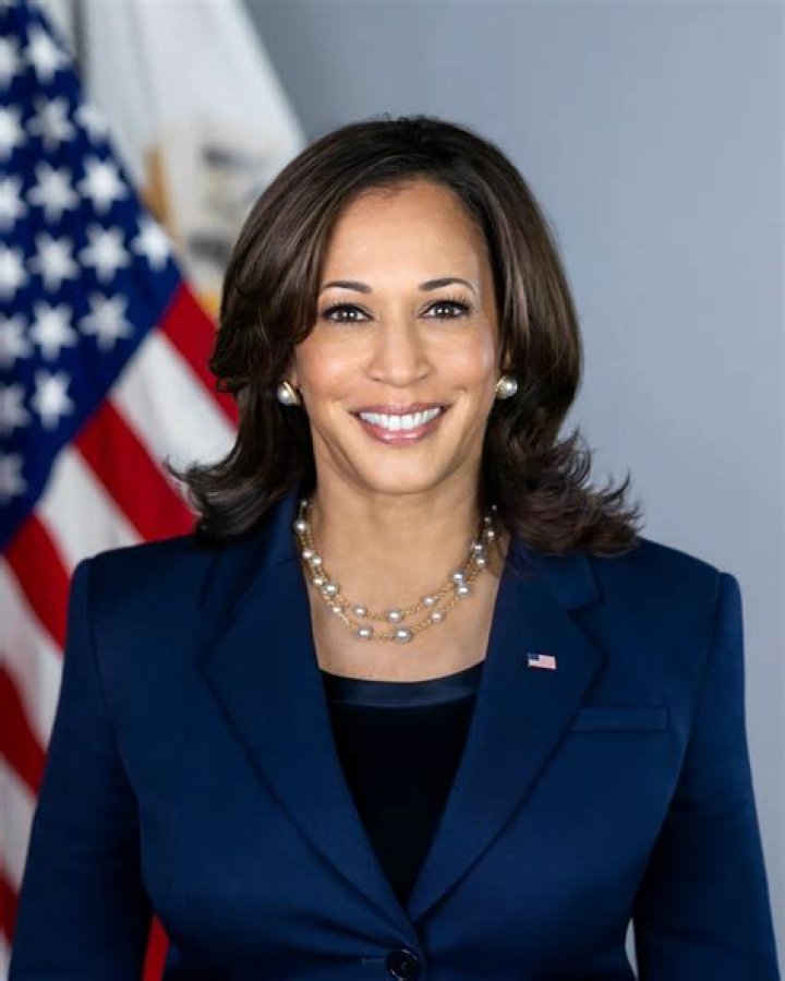 Kamala Harris Biography, Age, Wiki, Height, Weight, Boyfriend, Family & More