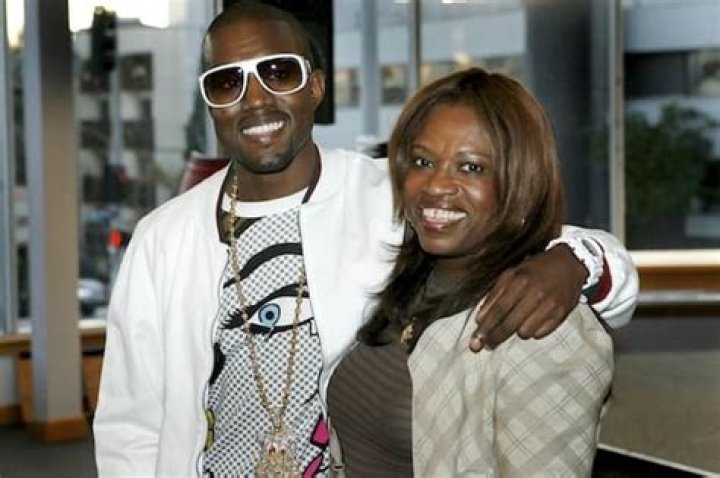 Kanye West, ‘Mama’s Boyfriend’ – Song Review