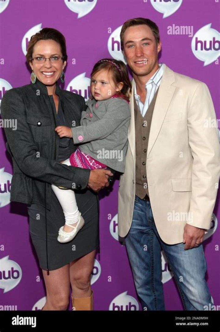 Kyle Lowder Takes Care Of Daughter Even After Divorce With Wife; Has A Girlfriend Now?