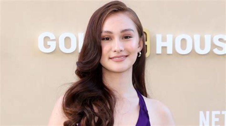 Lola Tung Weight, Ethnicity, Wikipedia, Wiki, Bio, Biography, Boyfriend, Instagram, Movies