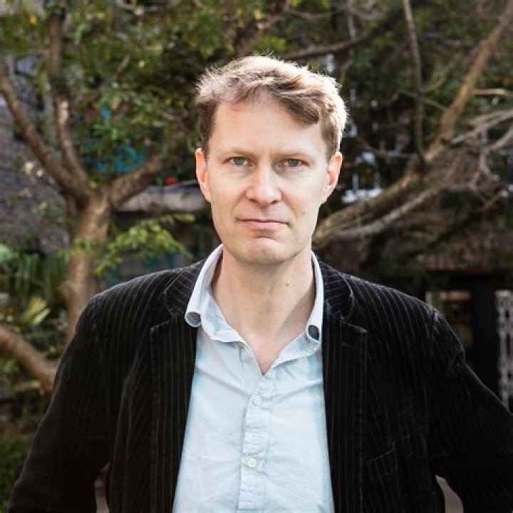 Luke harding net worth, husband, wiki,wikipedia