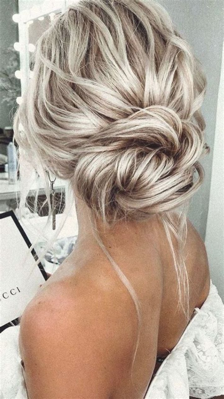 20 Messy Updos You Can Wear to Your Wedding