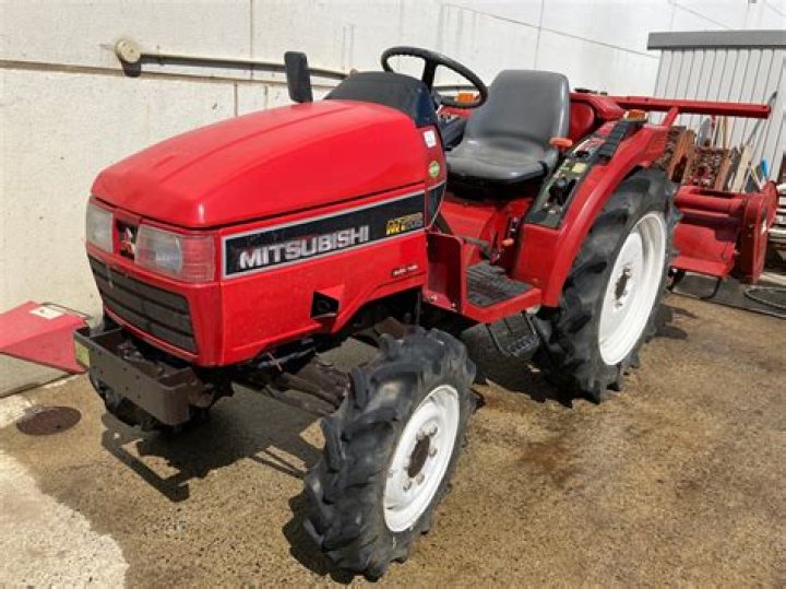 Mitsubishi GCR75 Agricultural Crawler Tractor Price, Specs, Review 2022