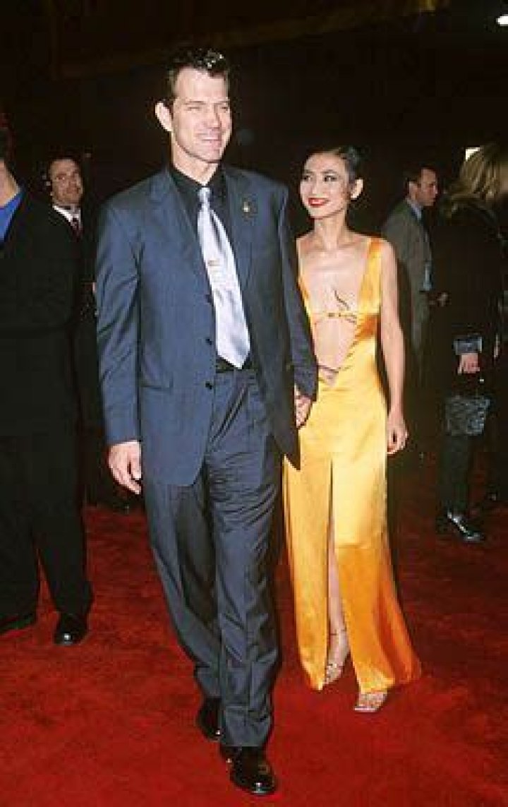 Awesome Musician Chris Isaak: Neither Married Nor Dating Anyone, Takes Music As His Metaphorical Wife?