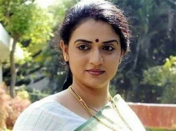 Pavitra Lokesh Hikes Remuneration After The Mess?