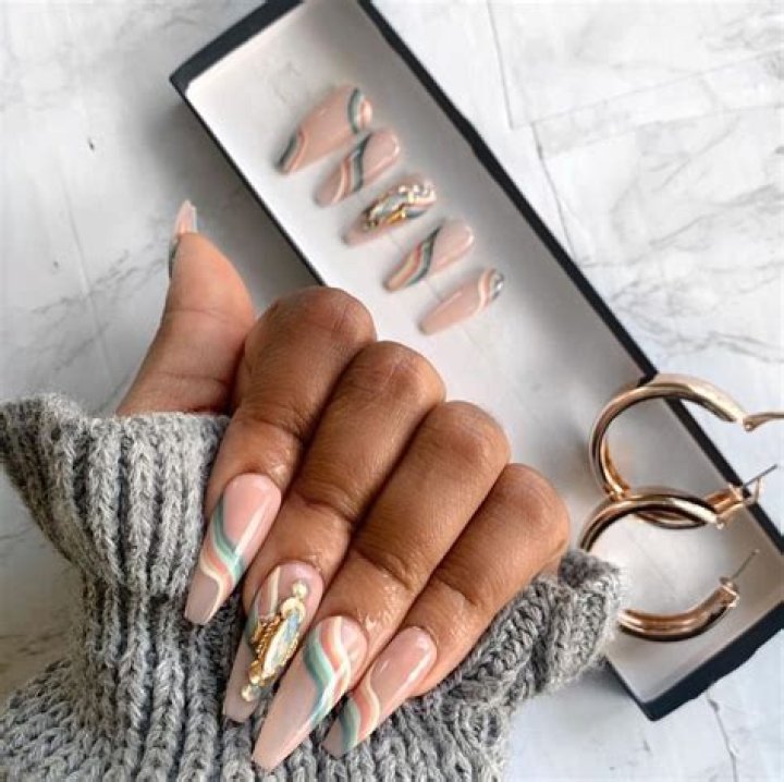 20 Ways to Wear the Coffin Nails Trend (AKA Ballerina Nails)