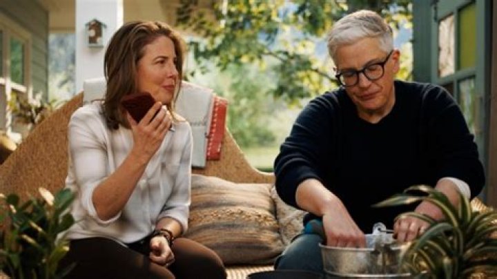 Robin Weigert Talks Husbands Look For Another Women In Middle Age! Is That Her Thought Towards Married Life?
