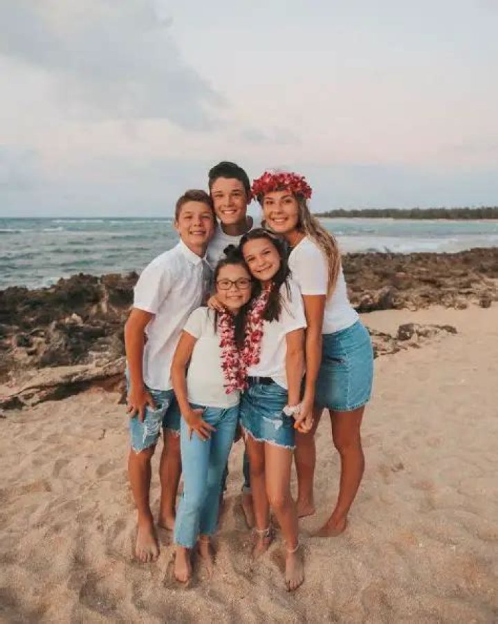 What Is Shaylee Gonzales Age? Details On Siblings, Family, Injury