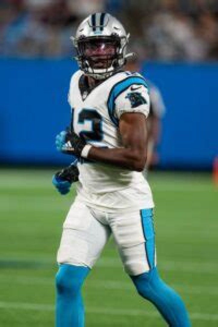 Shi Smith Salary & Contract