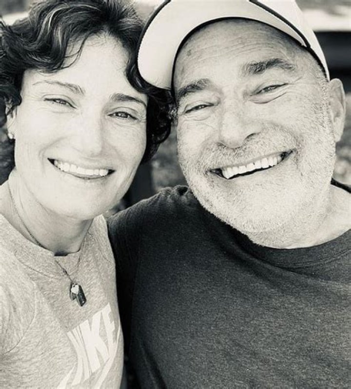 Who Is Stuart Mentzel? Father Of Idina Mentzel