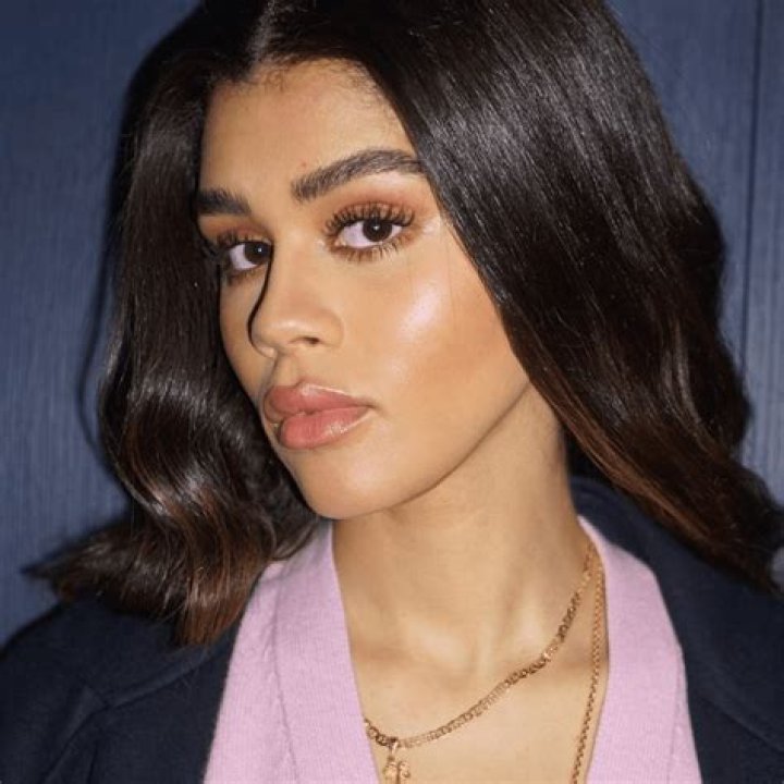 TikTok's Latte Makeup Trend Was Made For Summer