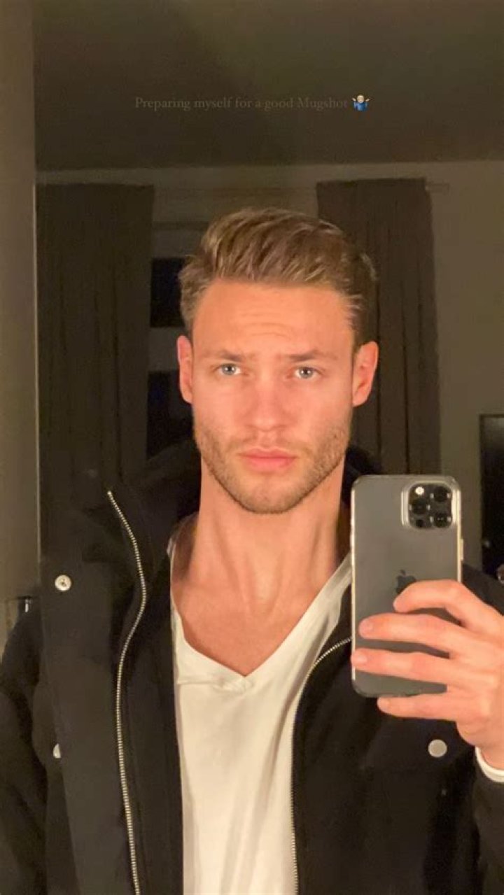Tobias Reuter Dating Hot Girlfriend. Net Worth