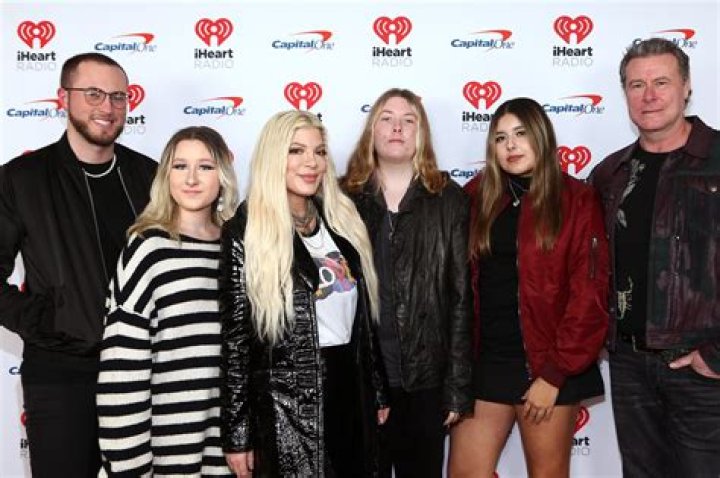 Tori Spelling Giving Dean McDermott ‘More Access to Family’