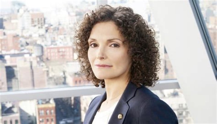 What happened to Mary Elizabeth Mastrantonio? Where is she now?